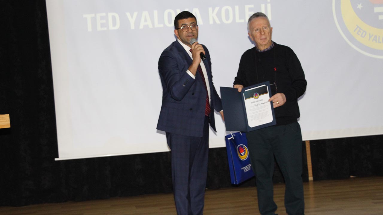 Yalova Ted Koleji Eski Vali Akademisyen Z Kusagi Yesil Yeni Liderler Duzen Sunum Konusma (2)-1