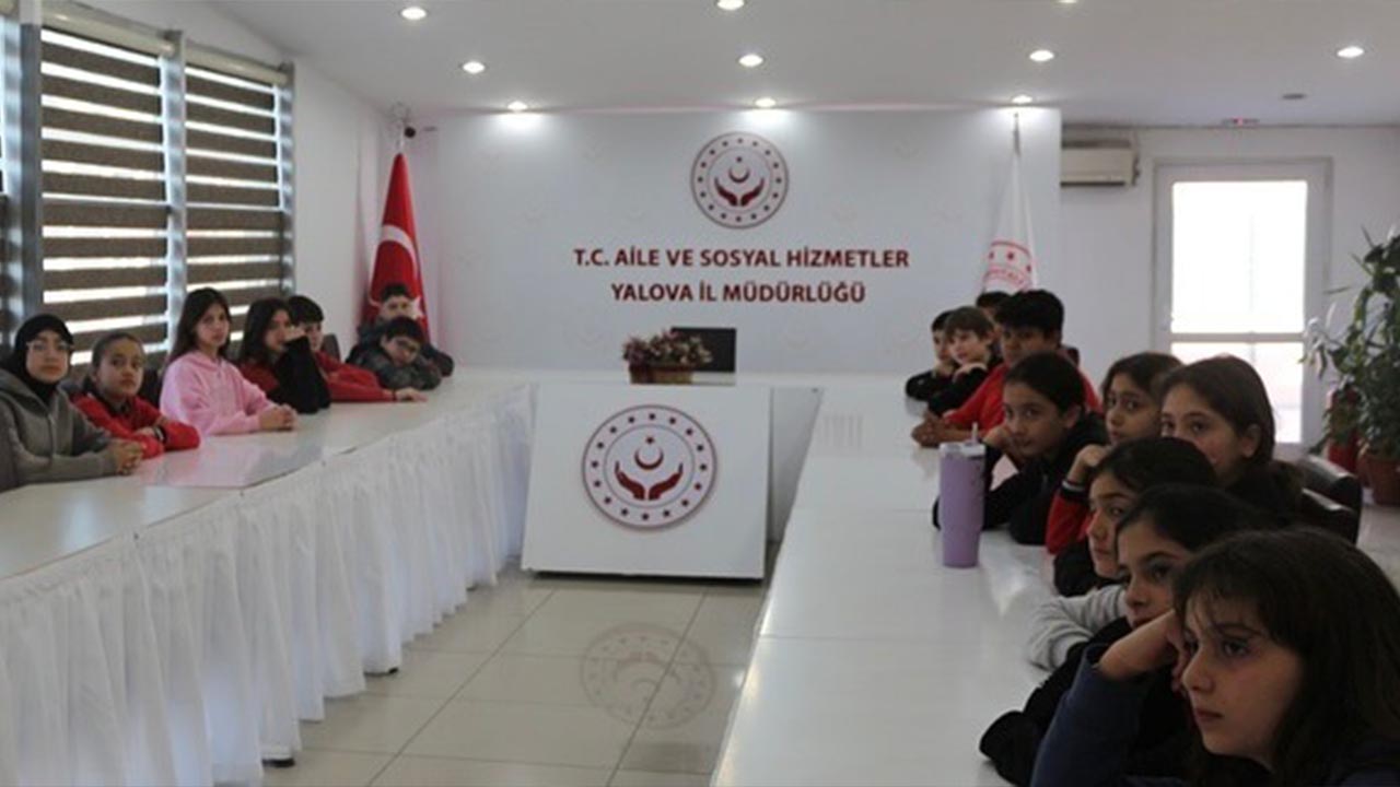 Yalova Termal Ortaokulu Ogrenciler Aile Sosyal Hizmet Bilgilendirme (1)