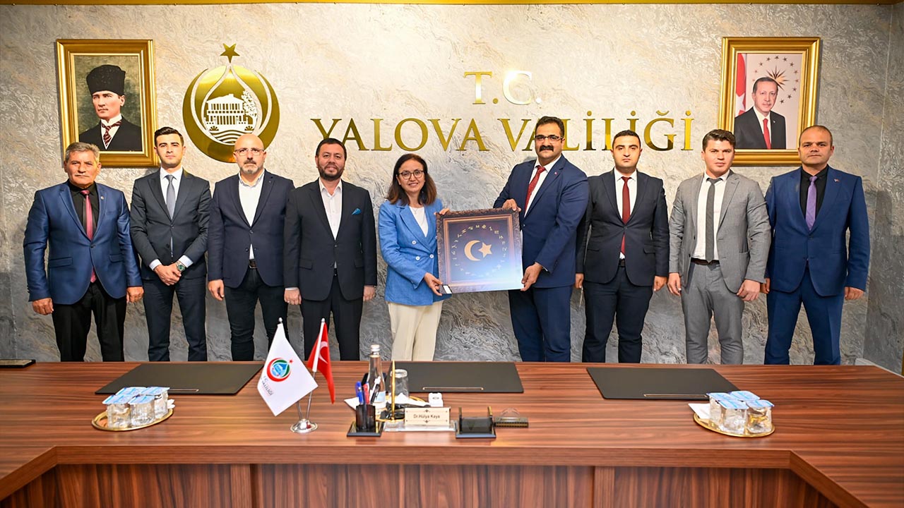 Yalova Turk Buro Sen Temsilcilik Yeni Yonetim Vali Gorusme Hediye Takdim (2)