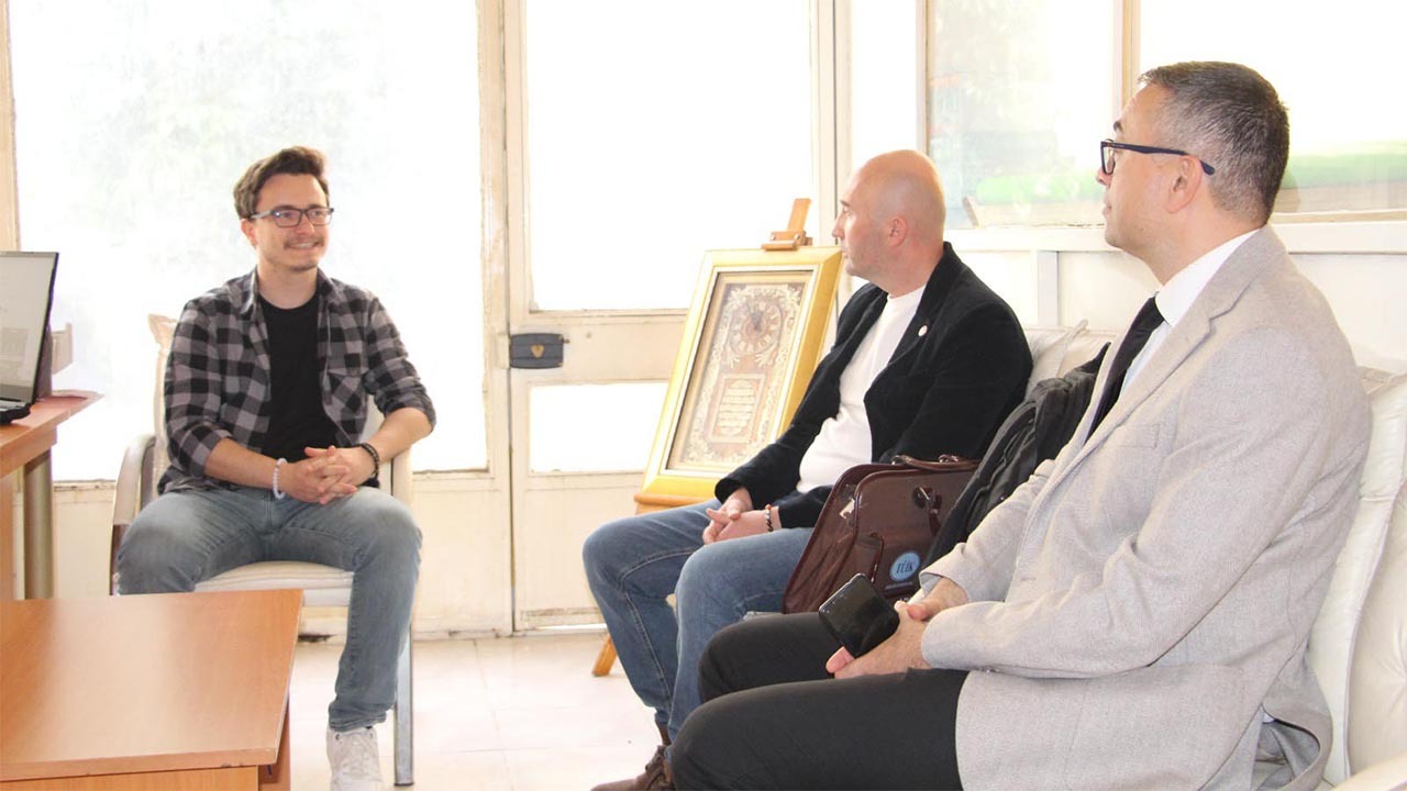 Yalova Turk Dil Kurumu Kurucular Kurulu Uyeler Ziyaret Gazete Haber (2)