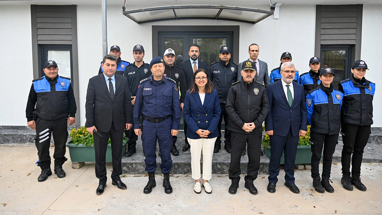 Yalova Vali Baglarbasi Mahalle Ziyaret Temas Vatandas Muhtar Esnaf Cocuklar Okul (5)