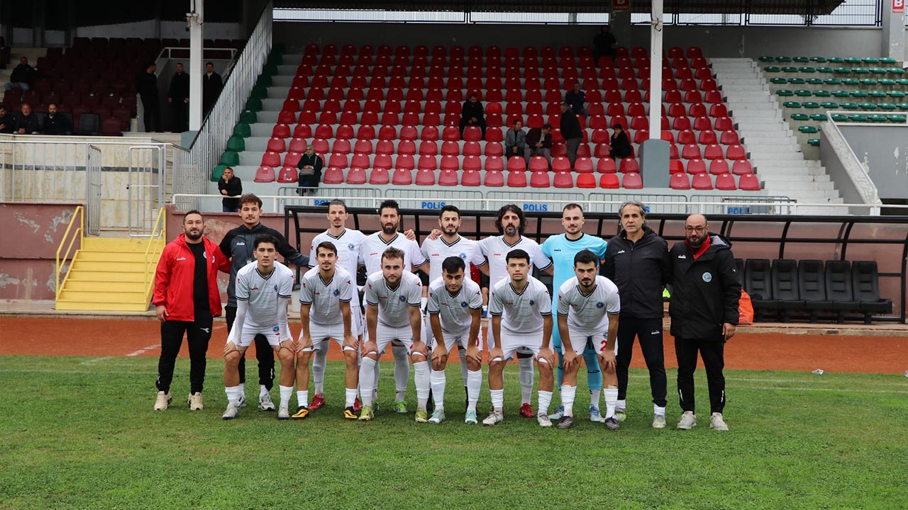 Çiftlikköy, Milli Takımla Kozlarını Paylaştı (3)