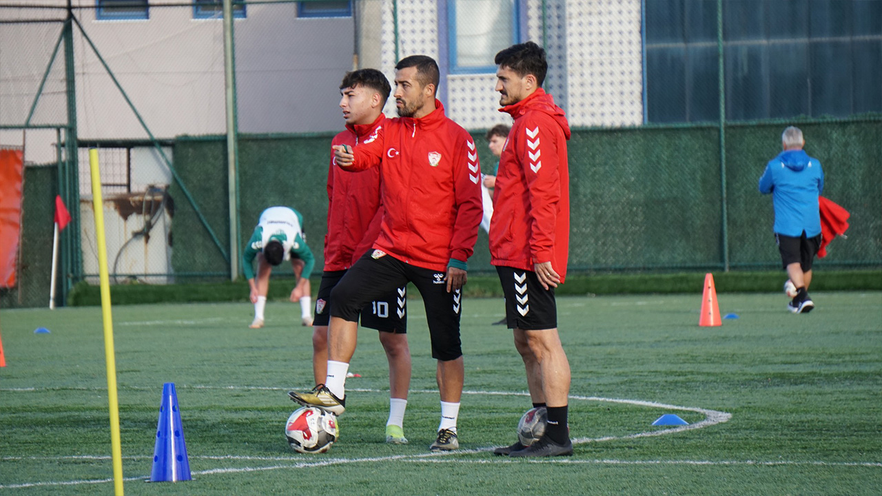 Hasret Sona Eriyor, Yalova Fk Bugün Sahaya İniyor (5)