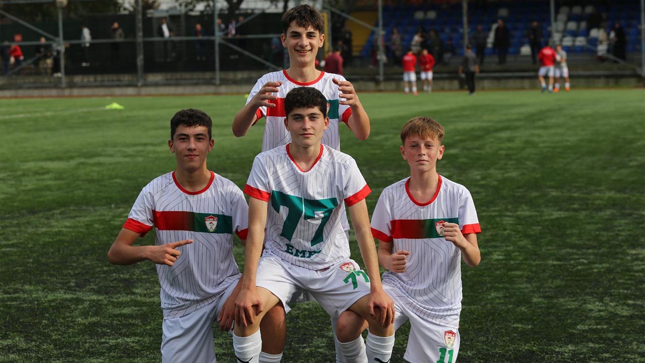 İstanbul’da Dört Köşeyiz (1)