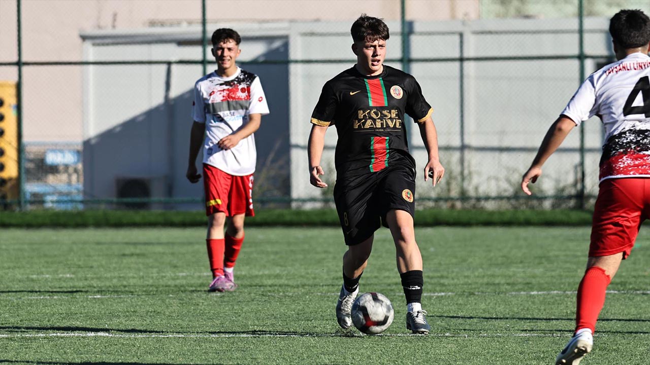 Yalovaspor Gol Olup Yağdı (1)