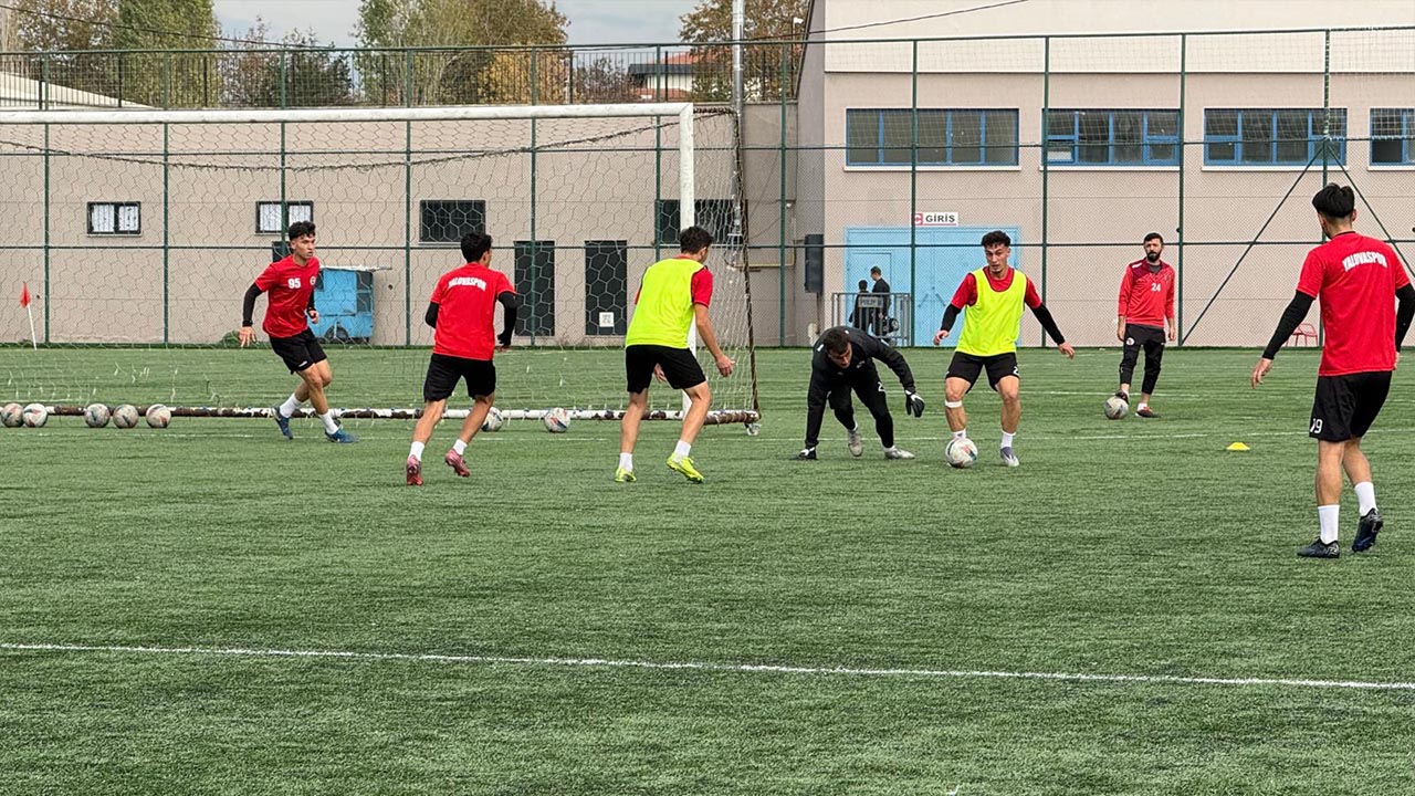 Yalovaspor Yeni Teknik Ekibiyle Puan İstiyor (5)