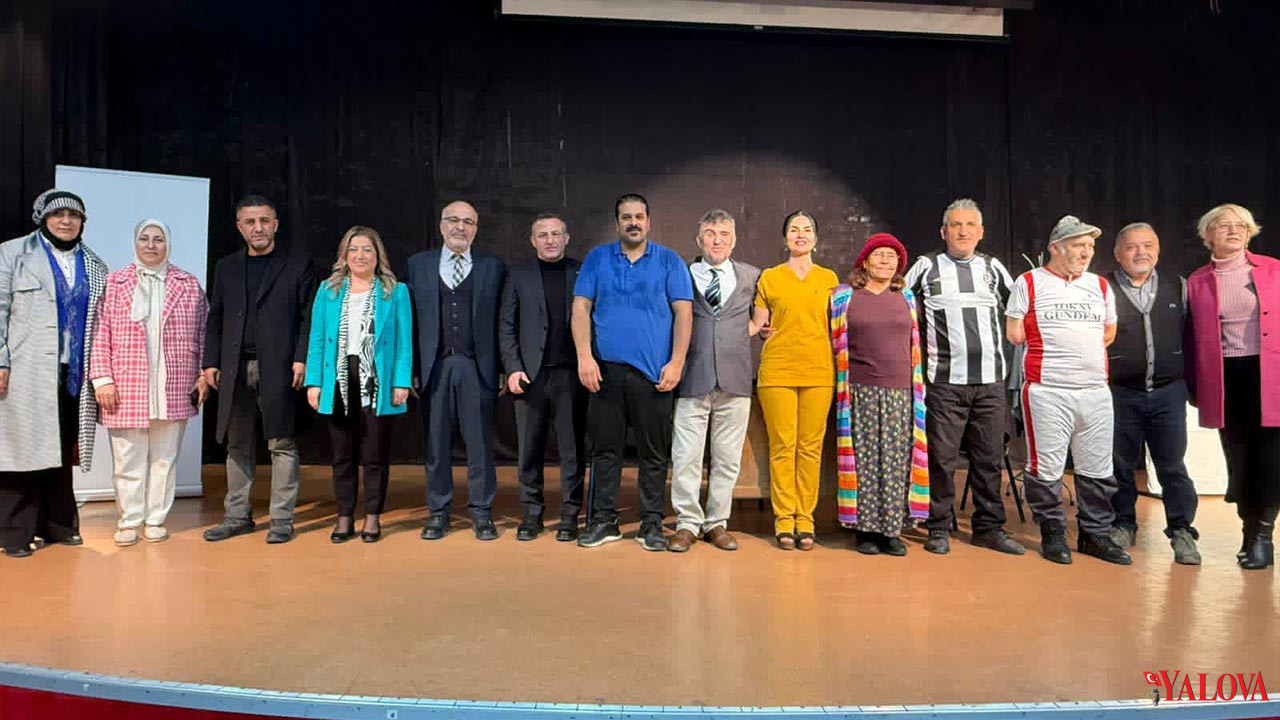 Ak Parti Yalova’dan Engelsiz Sanata Destek “Deli Deli Küpeli” Oyununa Yoğun İlgi (3)