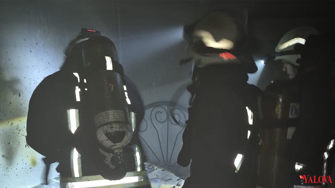 Alevler Korkuttu, İtfaiye Anında Müdahale Etti (1)