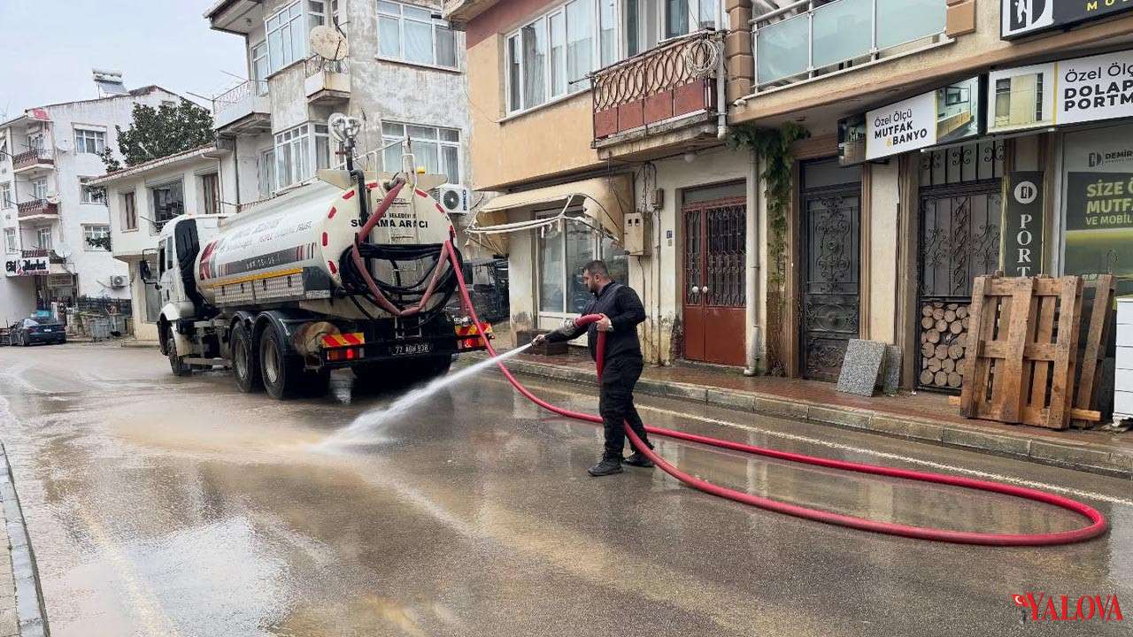 Armutlu Belediyesi’nden Temizlik Çalışması (3)