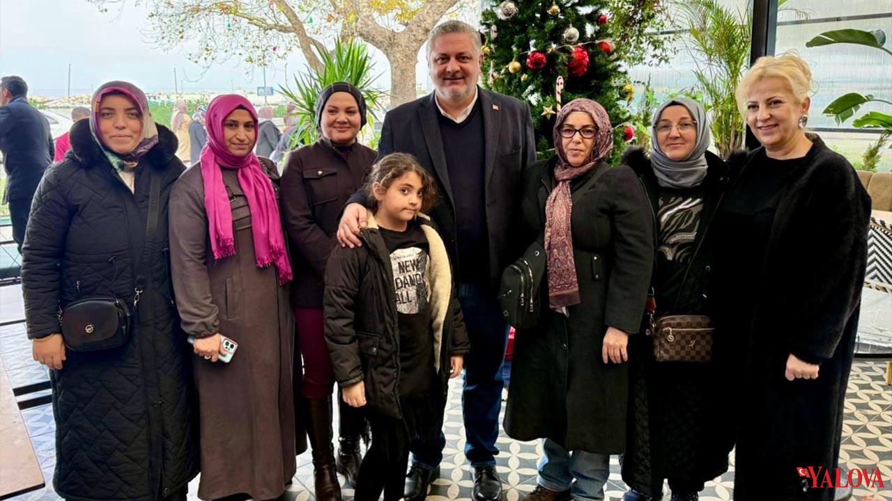 Başkan Gürel, Yalova Giresunlular Derneği Kadın Kolları’nın Kahvaltı Programına Katıldı (4)