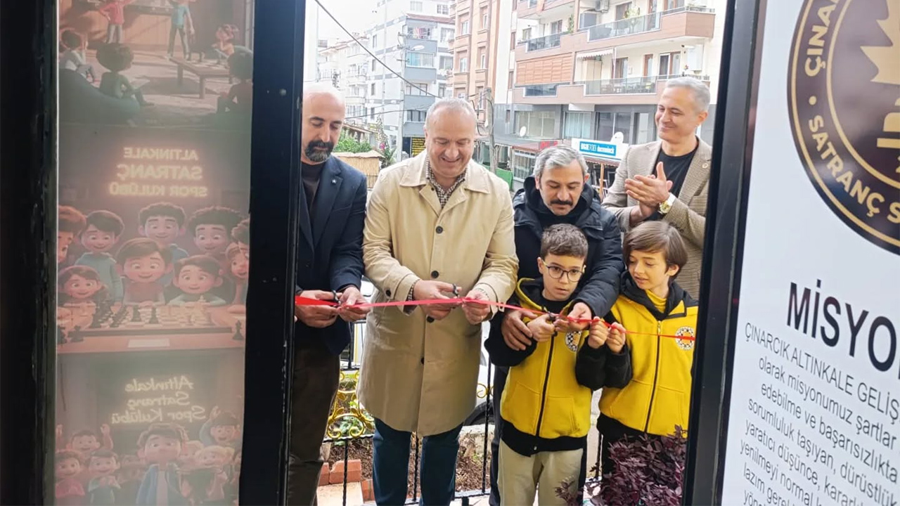 Başkan Kurt’tan Satranç Kulübüne Destek (1)