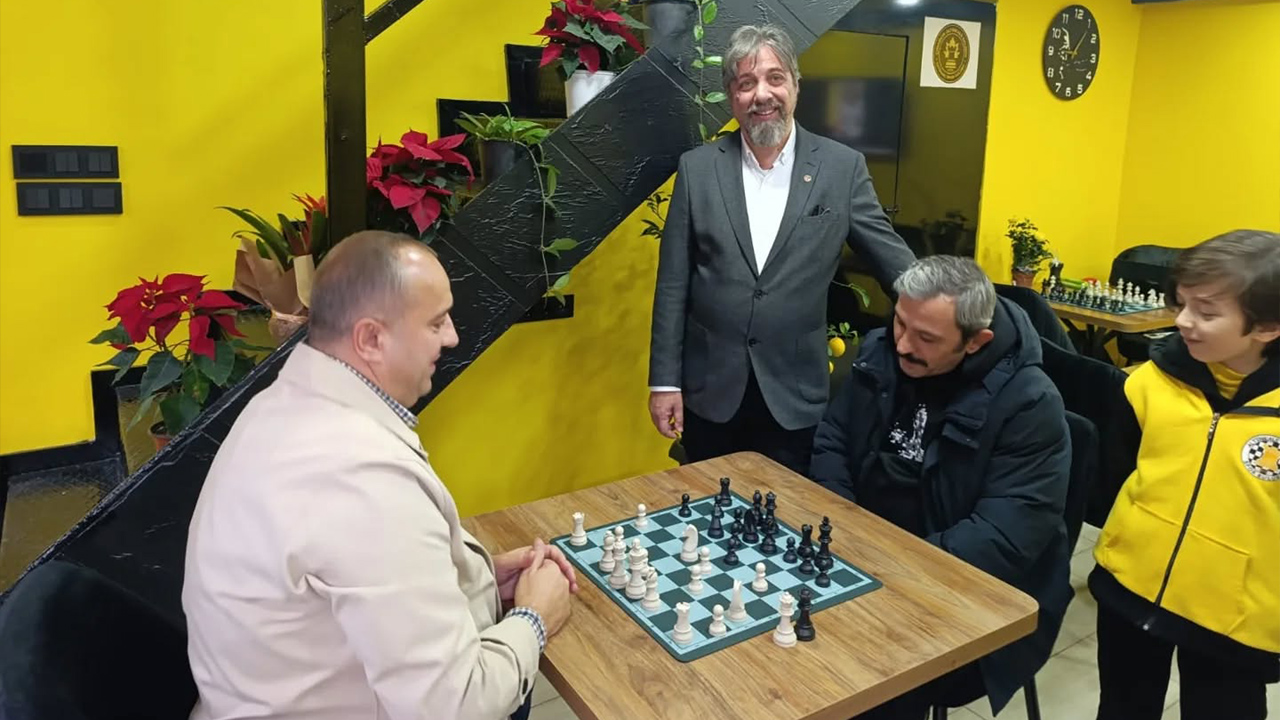 Başkan Kurt’tan Satranç Kulübüne Destek (3)