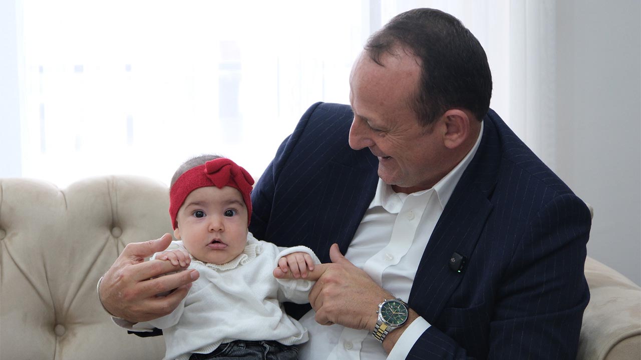 Başkan Yele, Yeni Doğan Bebeklere Hediyelerini Verdi (1)