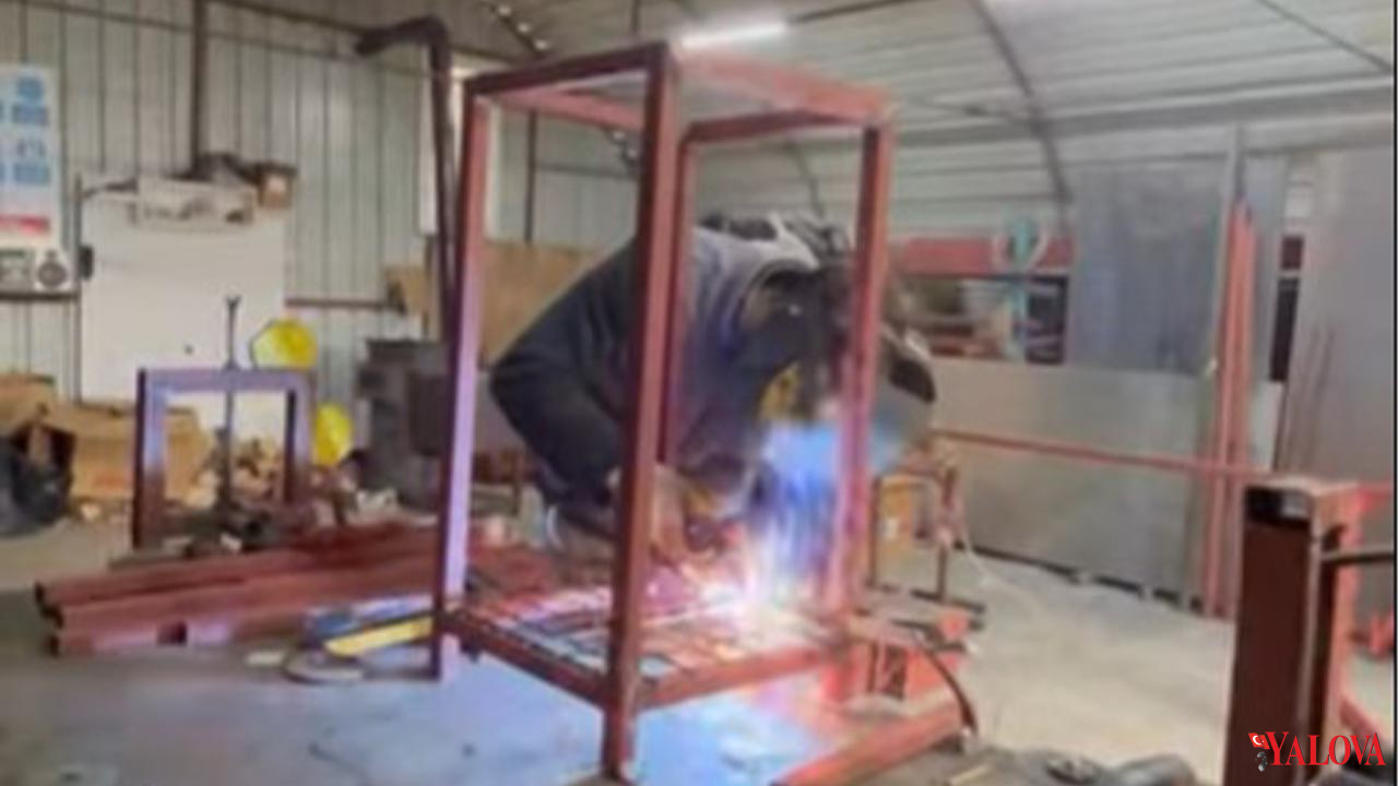 Çiftlikköy Belediyesi’nden İlçeye Yeni Şehir Mobilyaları (2)