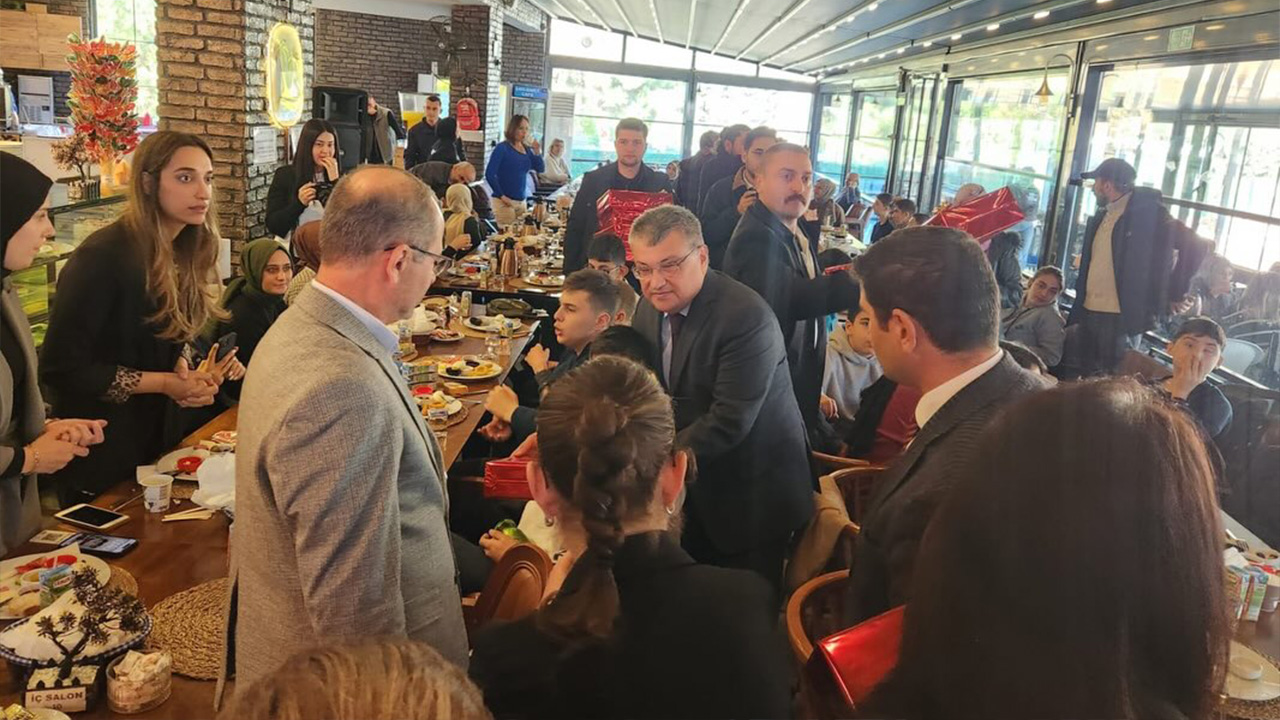 Çiftlikköy’de Engelliler Haftası Kahvaltı Programı Düzenlendi (3)