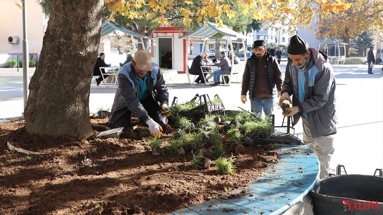 Çiftlikköy’de Kent Mobilyaları Yenileniyor (2)