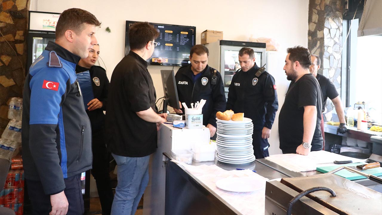 Çiftlikköy’de Zabıta Ekiplerinden Market Ve İşletmelere Sıkı Denetim (2)