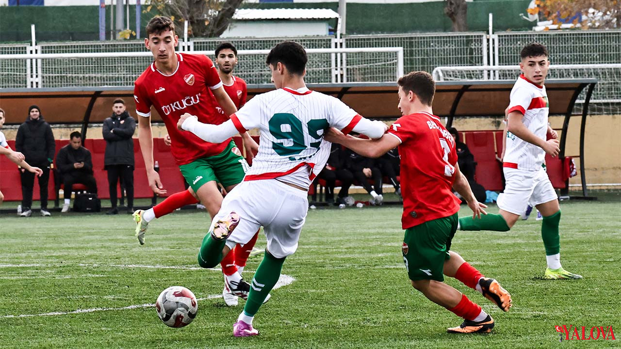 Gençler, Beylerbeyi’ni Elinden Kaçırdı (1)