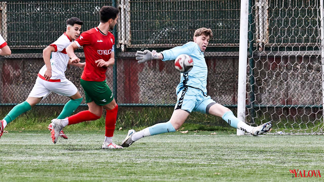 Gençler, Beylerbeyi’ni Elinden Kaçırdı (2)