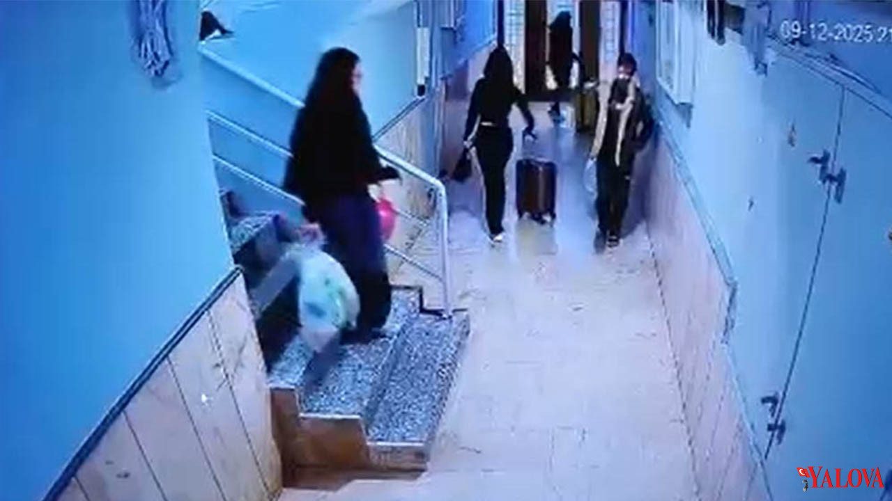 Güllü'nün Kızı Ve Arkadaşının Valizlerle Kaçmaya Çalıştığı Anlar Kamerada (1)