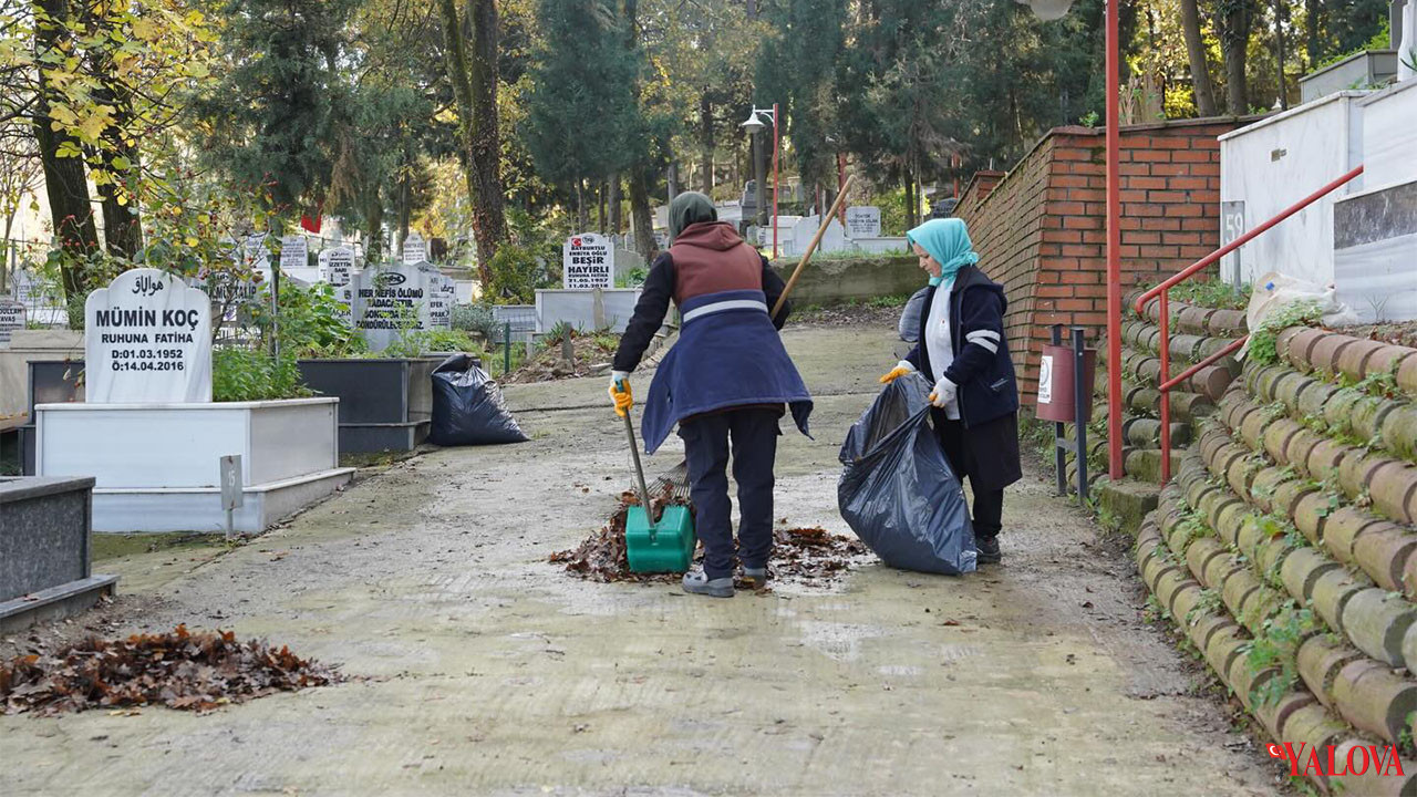Kadıköy’de Mezarlık Bakımı (2)