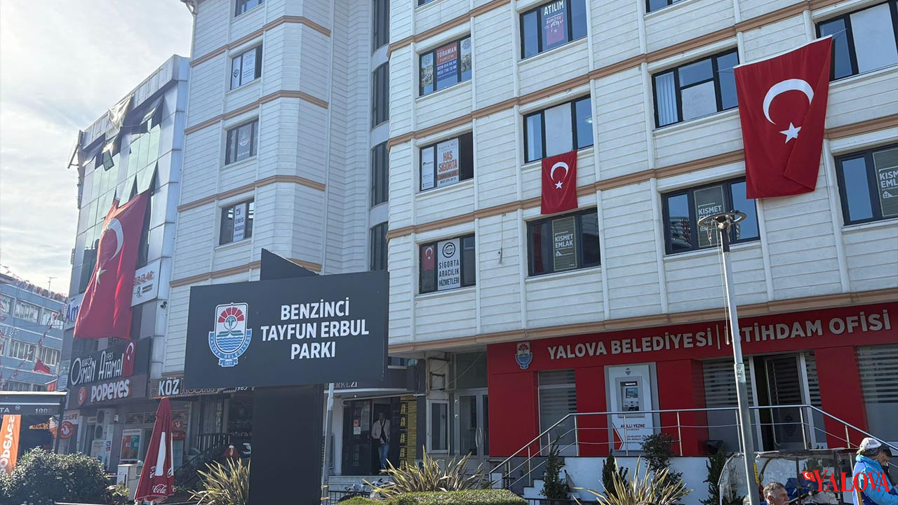 Şanlı Türk Bayrağımızla Şehitlere Rahmet, Teröre Lanet (12)