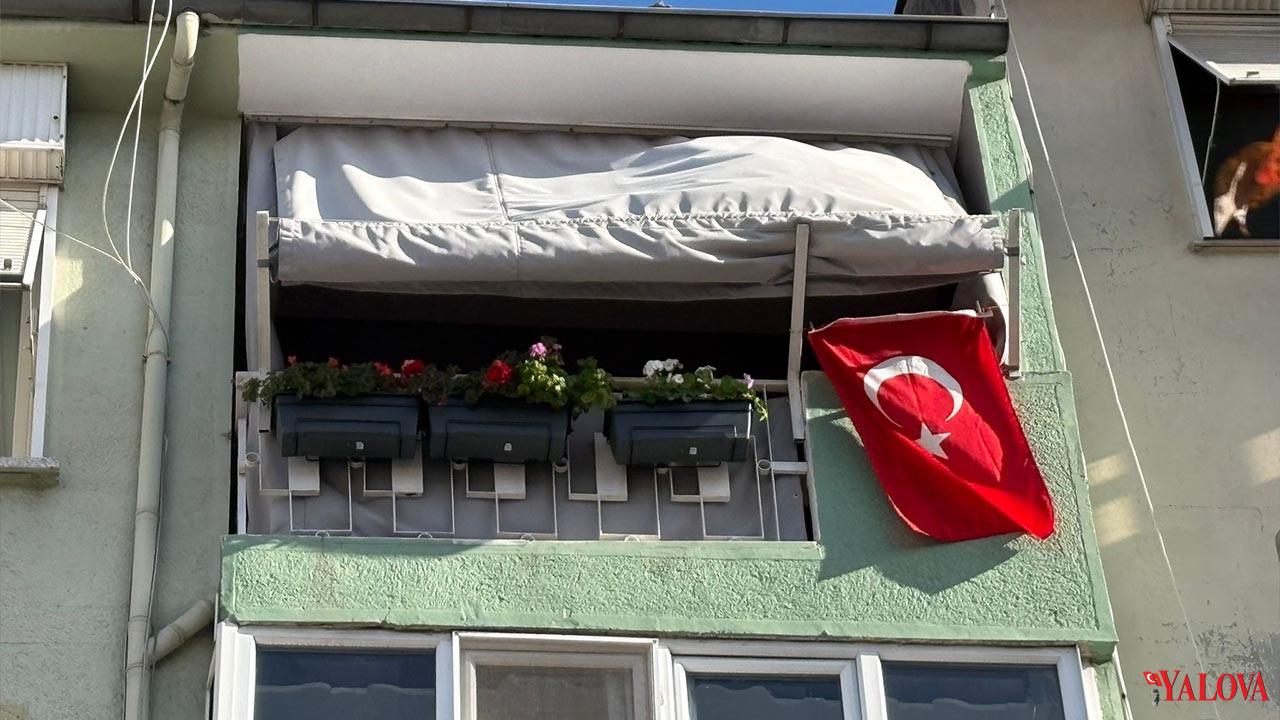 Şanlı Türk Bayrağımızla Şehitlere Rahmet, Teröre Lanet (18)