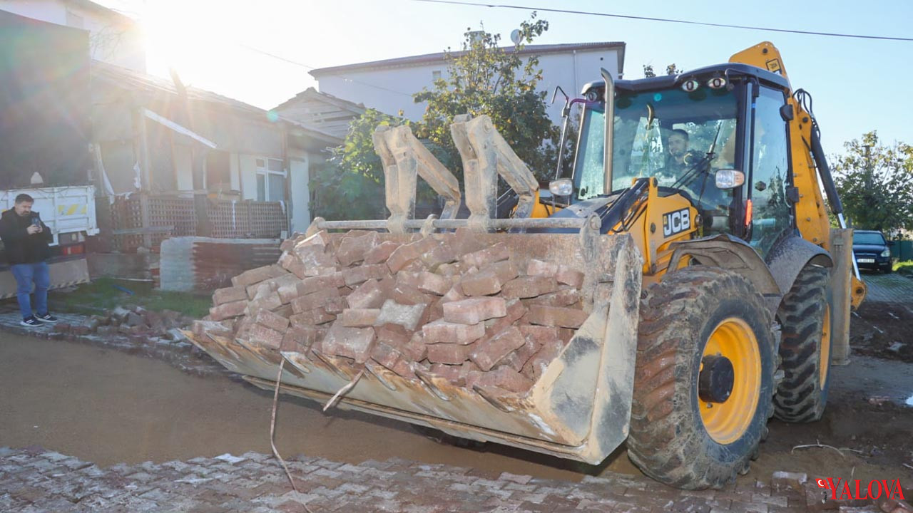 Parke Bakim Onarim Çalişmalari Devam Edi̇yor Haber (2)
