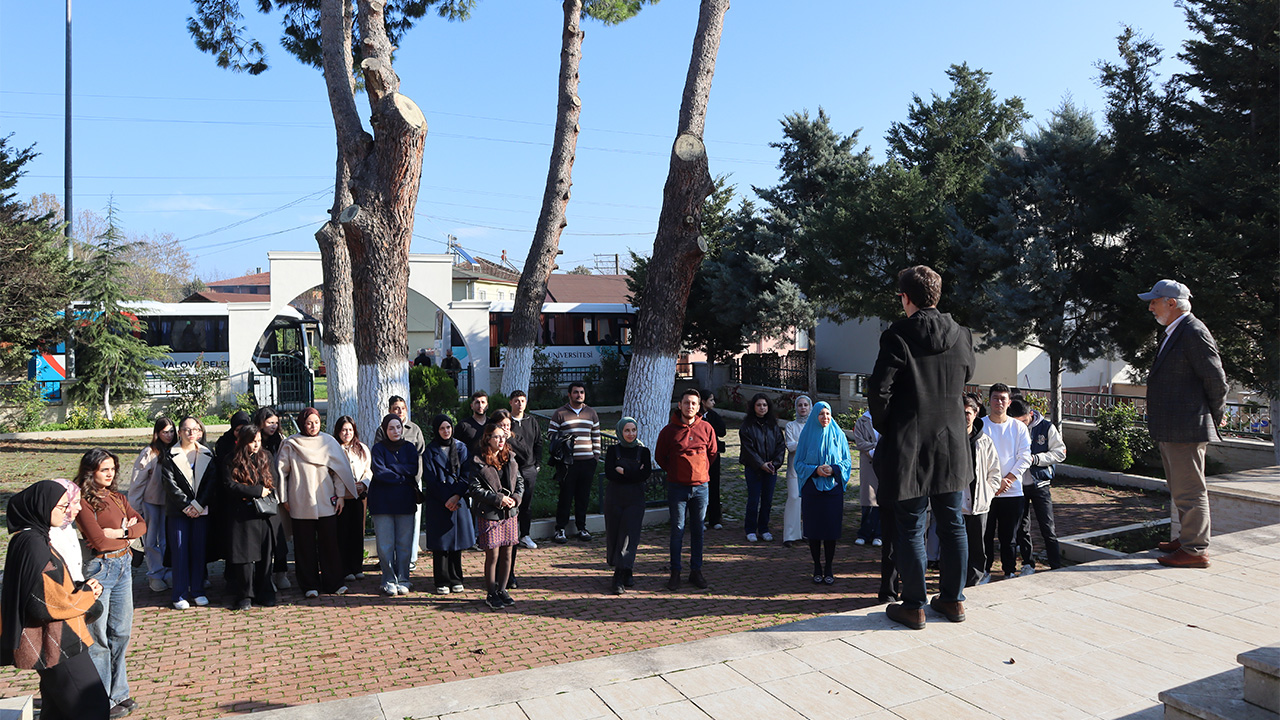Sosyal Hizmet Bölümü Öğrencilerinden Manevi Değerler Yolculuğu (10)