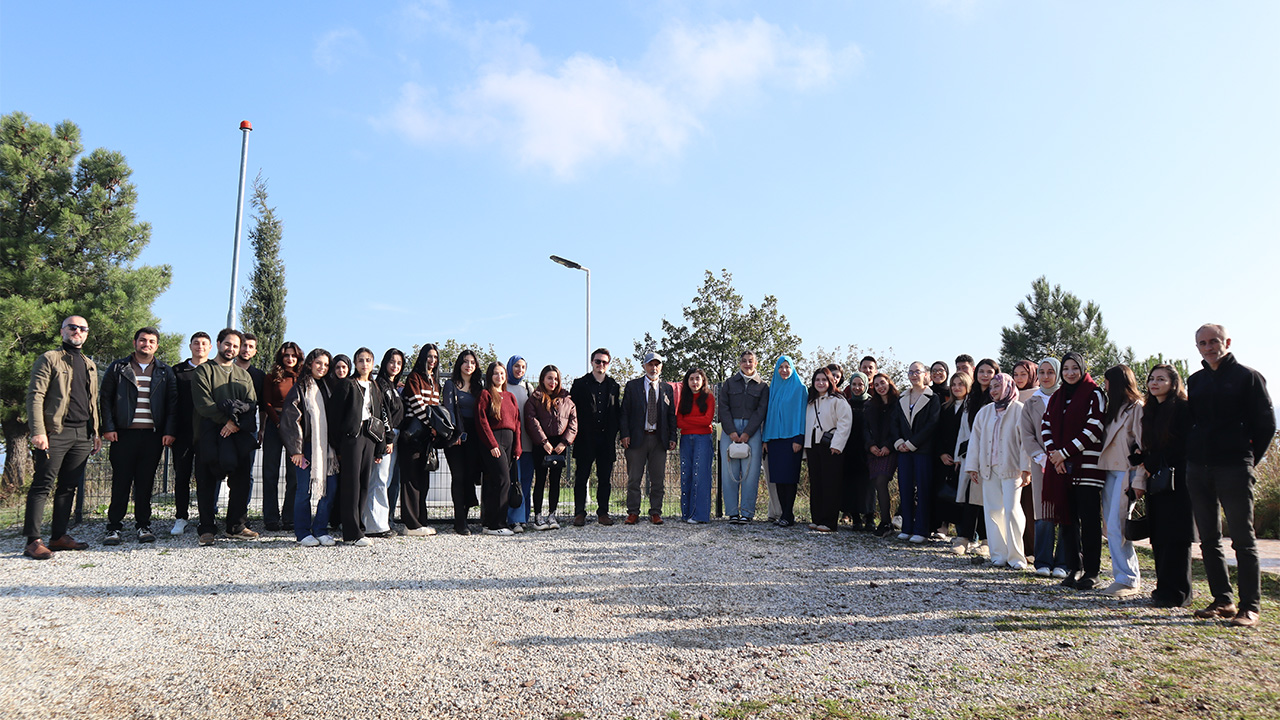 Sosyal Hizmet Bölümü Öğrencilerinden Manevi Değerler Yolculuğu (9)