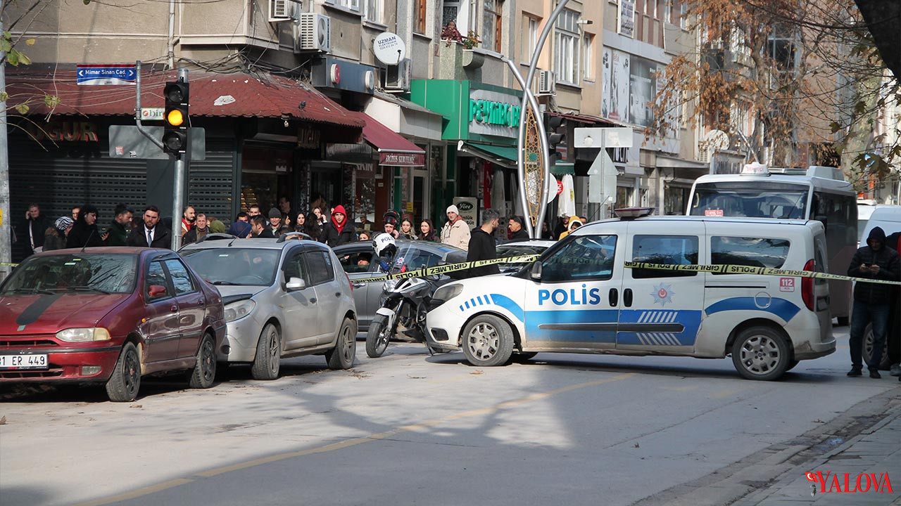 Şüpheli Çanta Fünye Ile Patlatıldı (4)