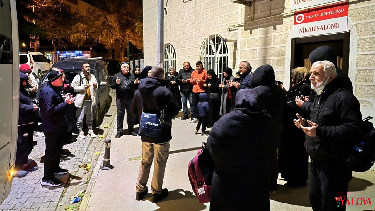 Umre Yolcuları Dualarla Uğurlandı (2)