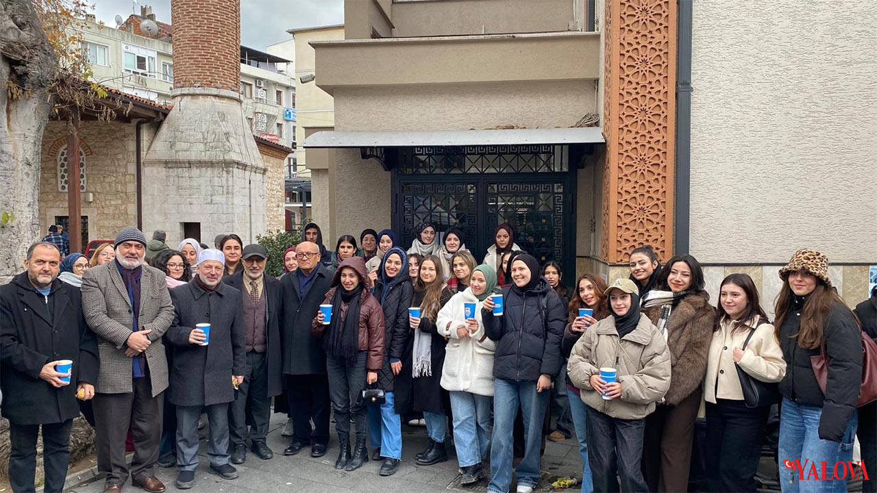 Yalova Universite Sosyal Hizmet Ogrenciler Sehitlere Vefa Camii Anma Program (1)