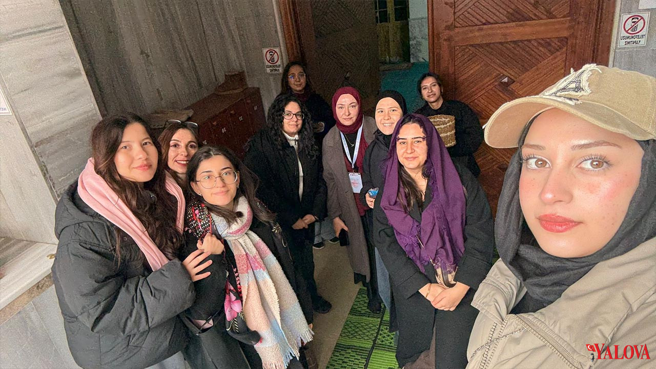 Yalova Universite Sosyal Hizmet Ogrenciler Sehitlere Vefa Camii Anma Program (10)