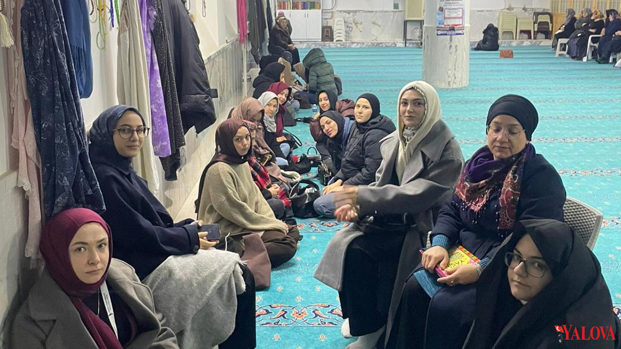 Yalova Universite Sosyal Hizmet Ogrenciler Sehitlere Vefa Camii Anma Program (11)