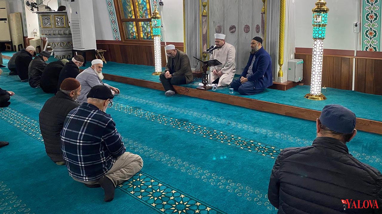 Yalova Universite Sosyal Hizmet Ogrenciler Sehitlere Vefa Camii Anma Program (5)