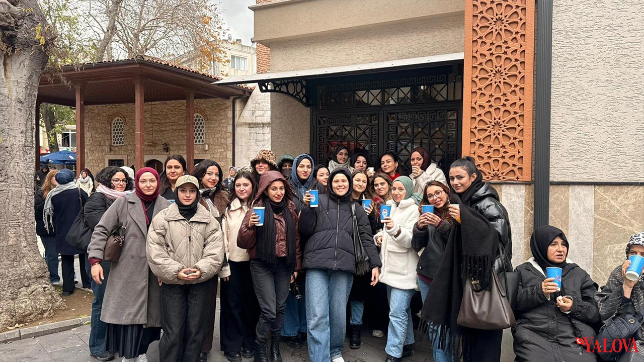 Yalova Universite Sosyal Hizmet Ogrenciler Sehitlere Vefa Camii Anma Program (6)