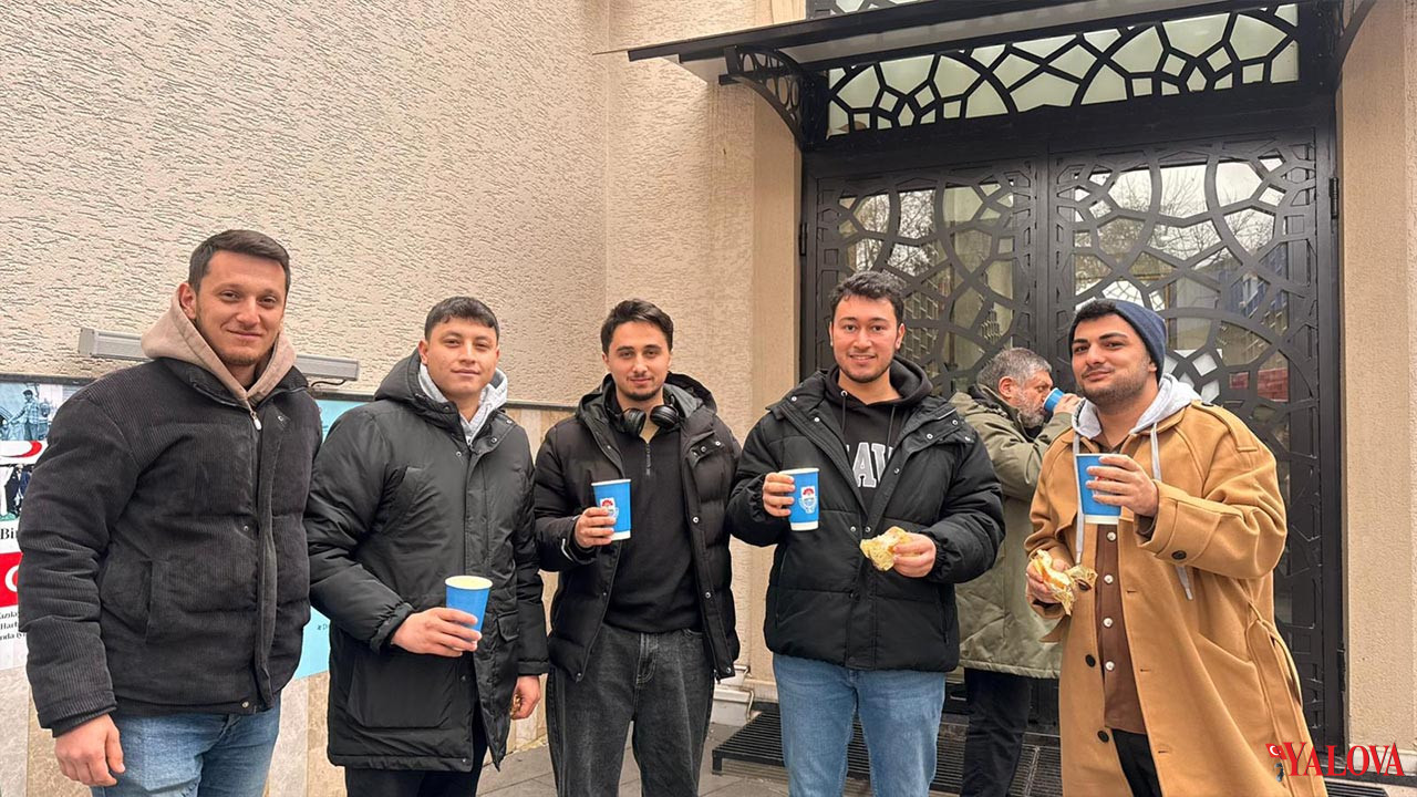 Yalova Universite Sosyal Hizmet Ogrenciler Sehitlere Vefa Camii Anma Program (7)