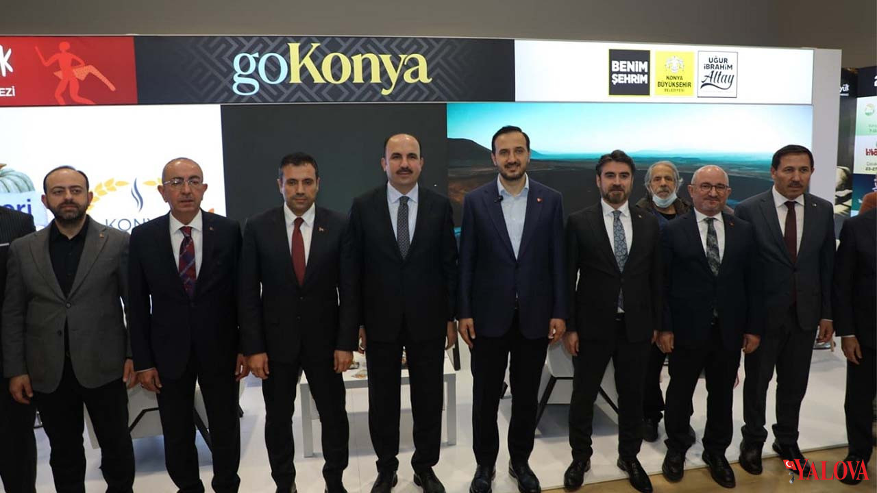 Vali Hülya Kaya’dan Karatay Standına Ziyaret (8)