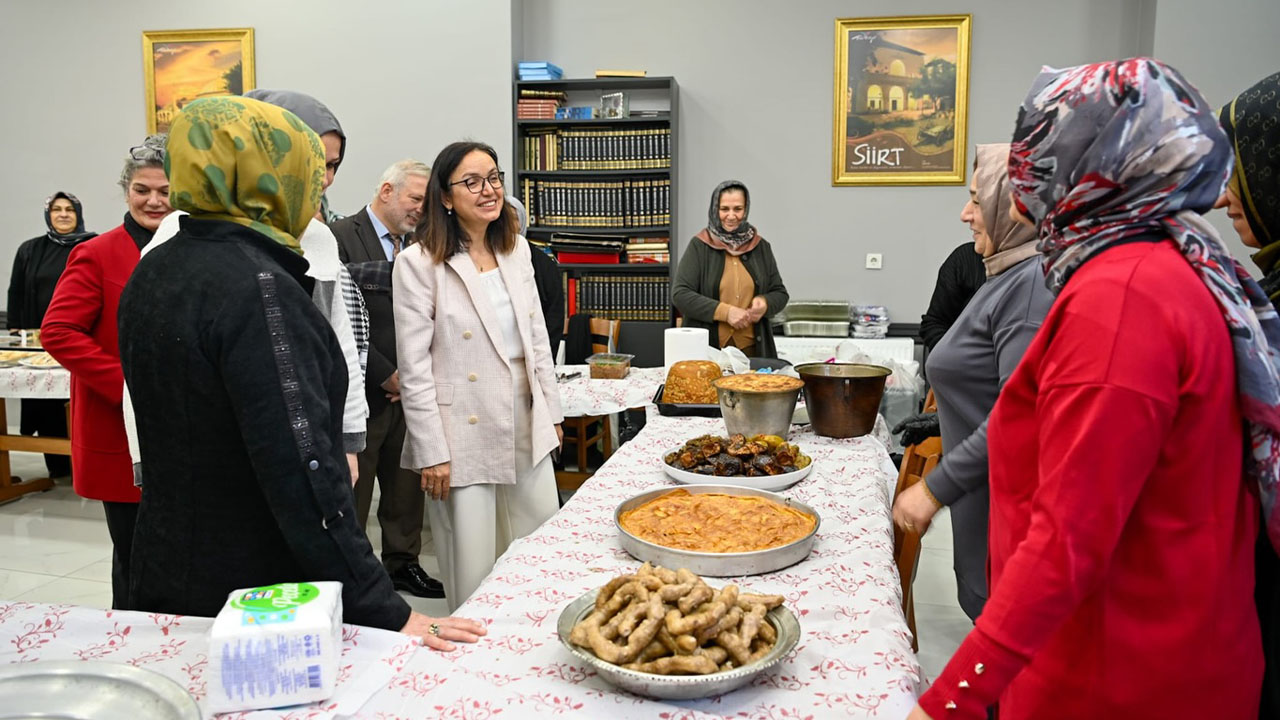 Vali Kaya, Gazze Yararına Düzenlenen Kermese Katıldı (1)