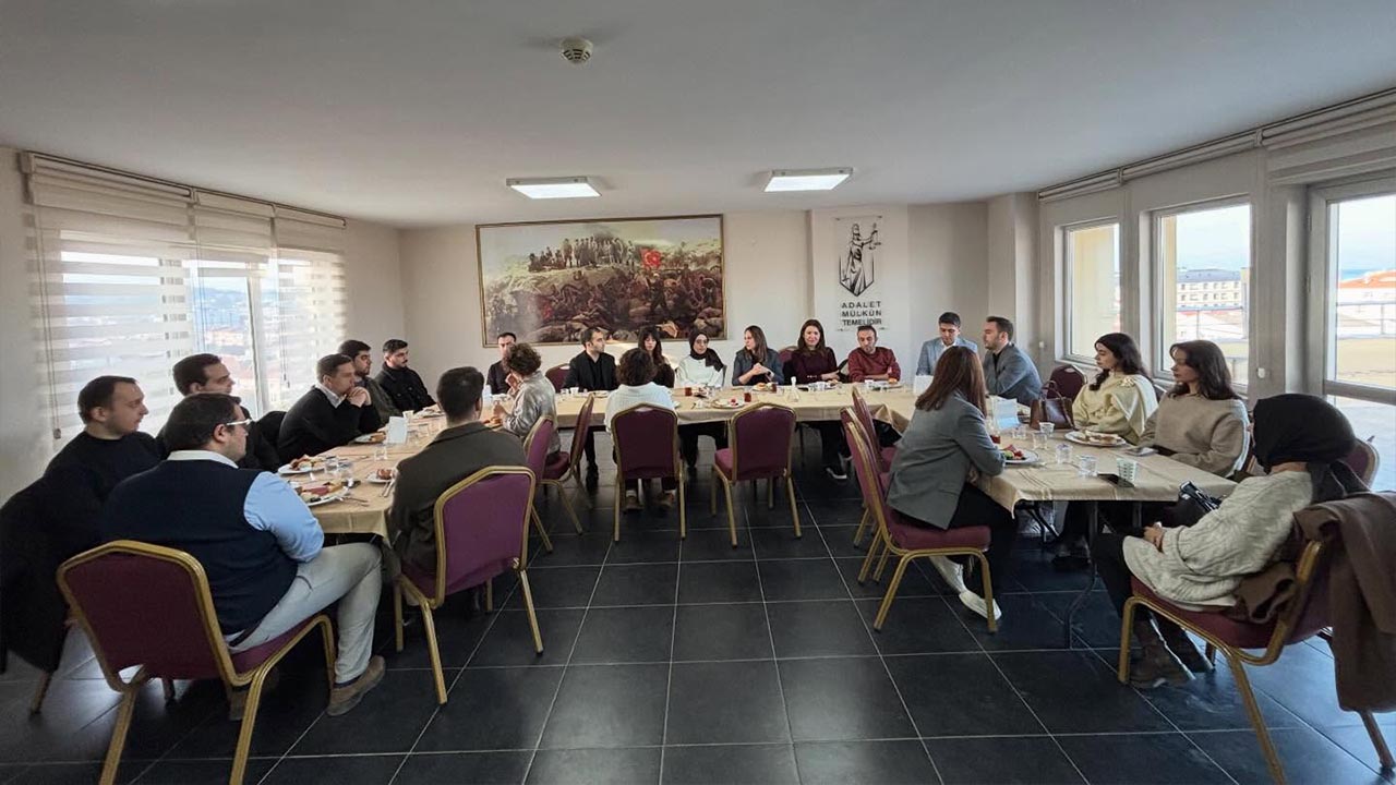 Yalova Barosu’ndan Stajyer Avukatlara Tanışma Ve Bilgilendirme Kahvaltısı (1)