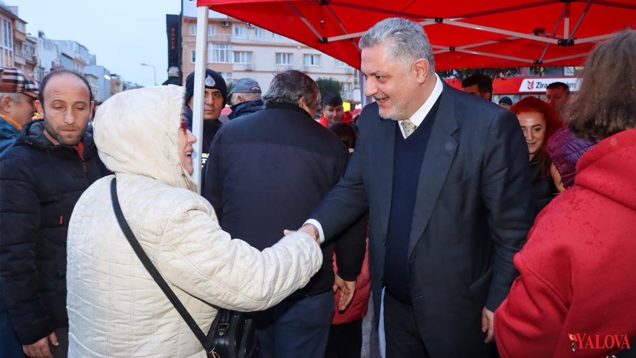 Yalova Belediyesi Baskan Vatandas Regaip Kandili Simit Dagitma (3)