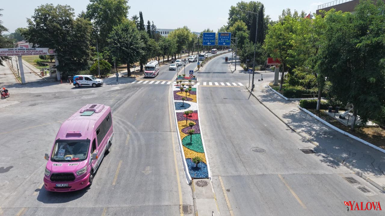 Yalova Belediyesi Ekipler Kent Temiz Yesil Gorunum Calisma (1)