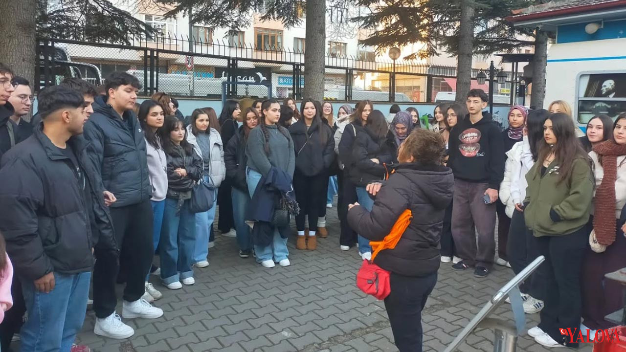 Yalova Ciftlikkoy Anadolu Lisesi Eskisehir Universite Gezi Ogrenciler (2)