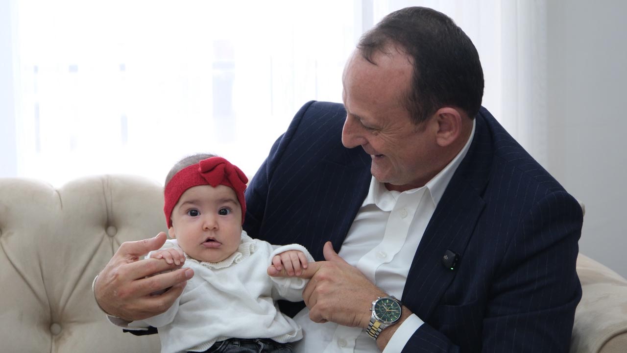 Yalova Ciftlikkoy Belediye Baskan Sosyal Hizmet Mudurluk Hosgeldin Bebek Vatandas Ziyaretler Hediye (5)