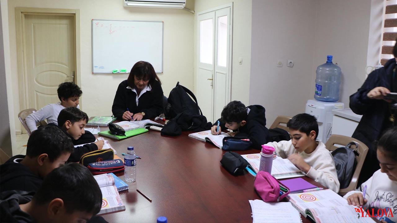 Yalova Cinarcik Belediyesi Kent Konseyi Pendik Soroptimist Kulup Matematik Kurs Ogrenciler (2)