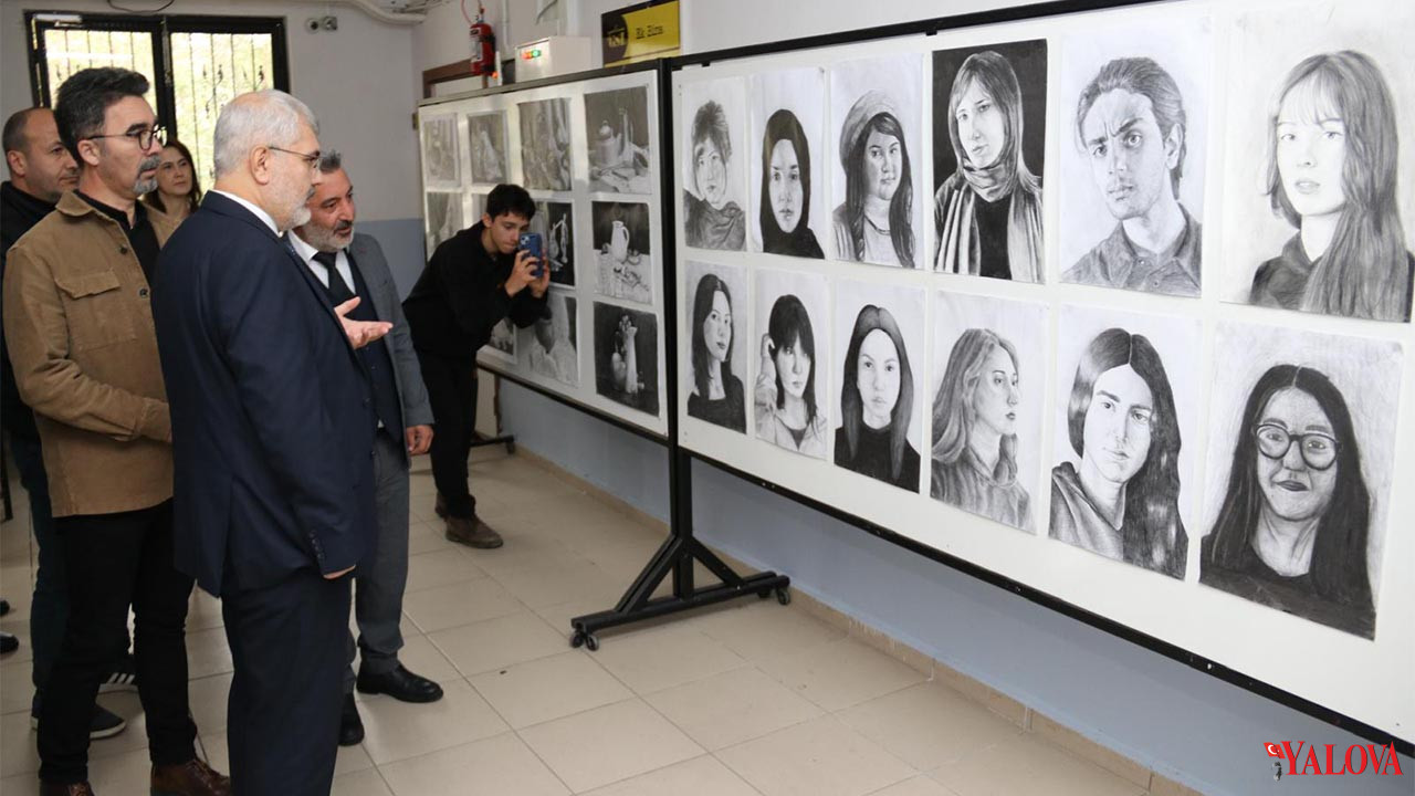 Yalova Gsl’de Duvar Sergisi Açıldı (1)