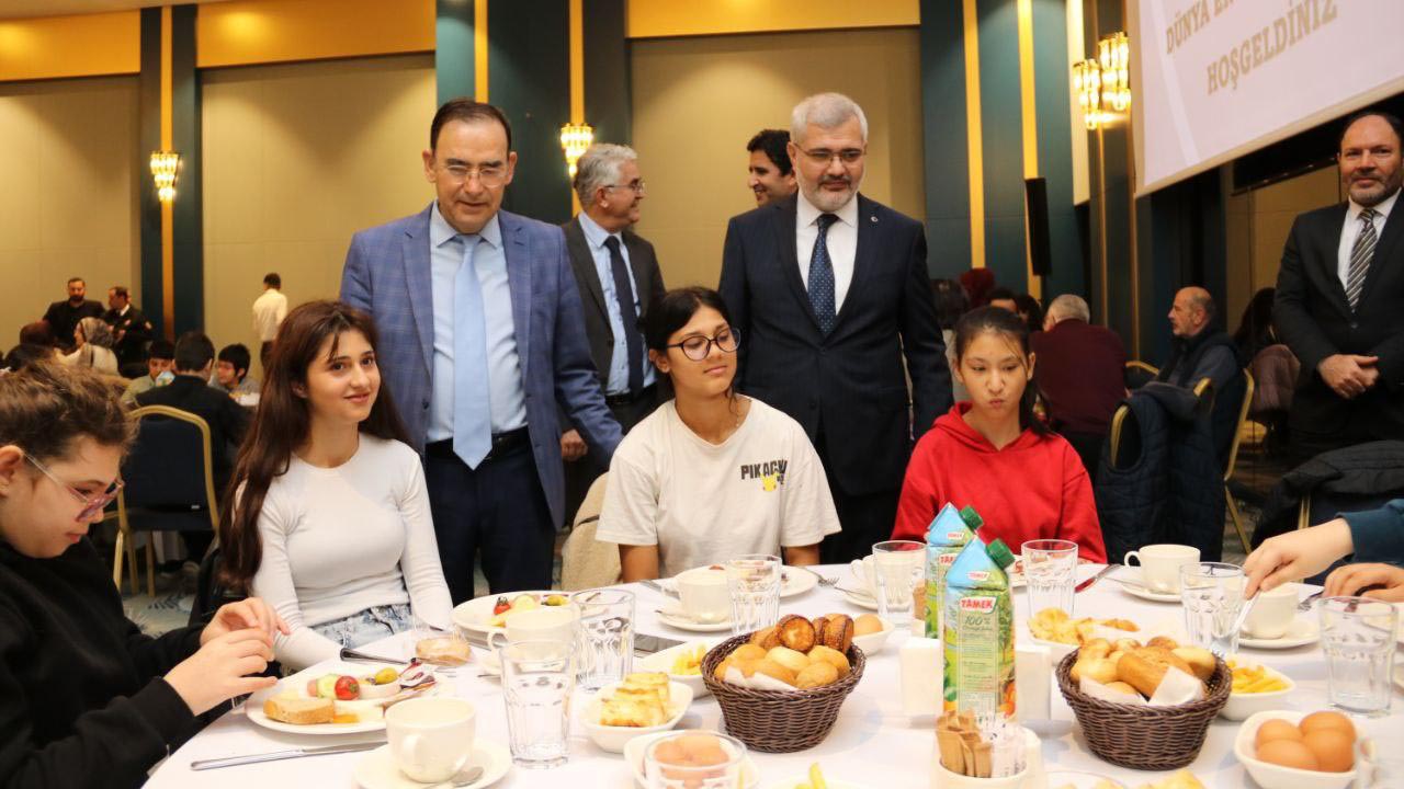 Yalova Il Milli Egitim Mudurluk Crowne Plaza Engelliler Gunu Kutlama Kahvalti Ozel Bireyler (2)