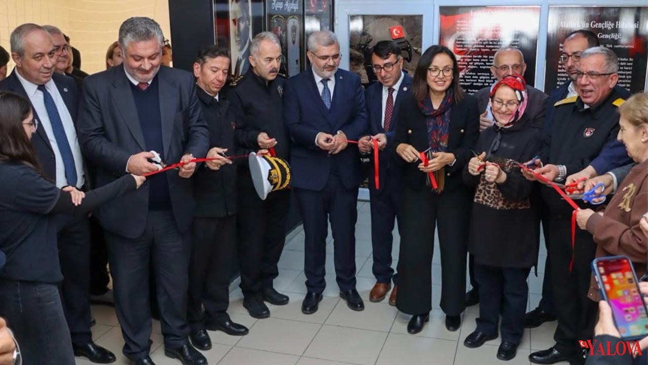 Yalova Kütüphane Gazi Astsubay Fatih Sultan Mehmet Lise Açılıs (1)