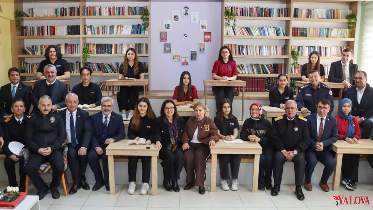 Yalova Kütüphane Gazi Astsubay Fatih Sultan Mehmet Lise Açılıs (2)
